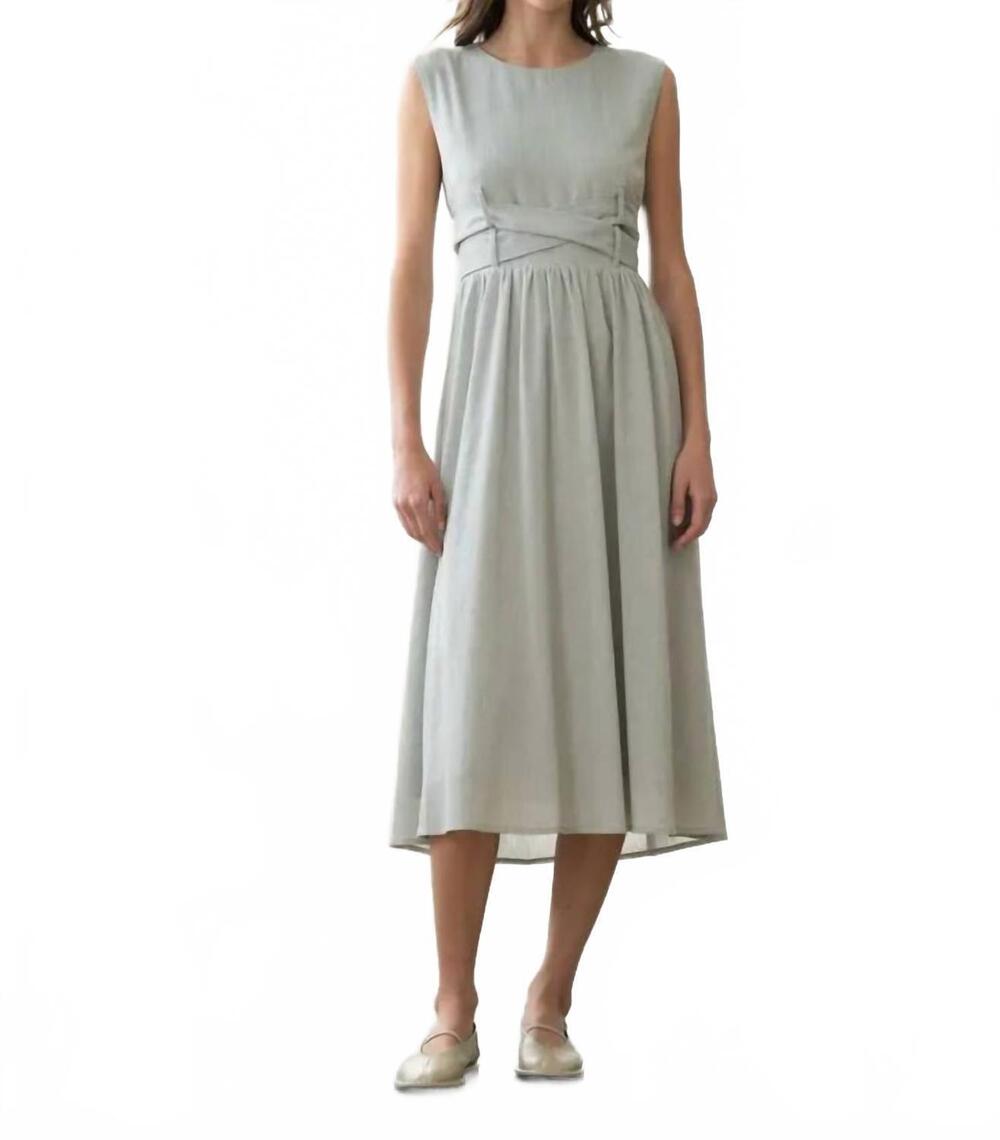 NEW ELLE GREY sleeveless fit & flare midi dress with waist detail in cloudy gray